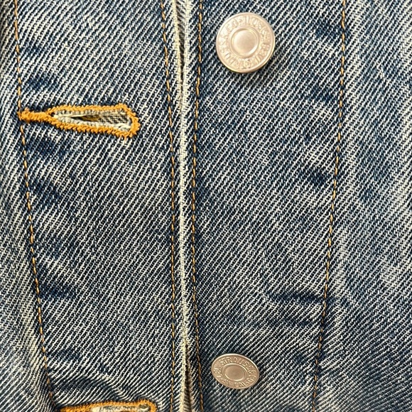 Levi's Classic Blue Denim Jacket - Picture 3 of 8